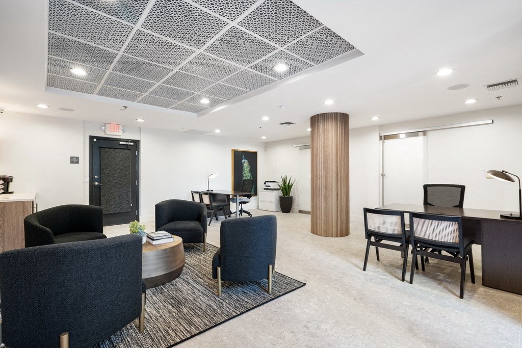 Clubroom with lounge seating