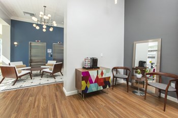 Lobby - Photo Gallery 5