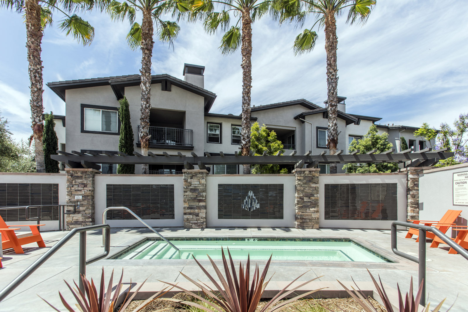 Jacuzzi with seating