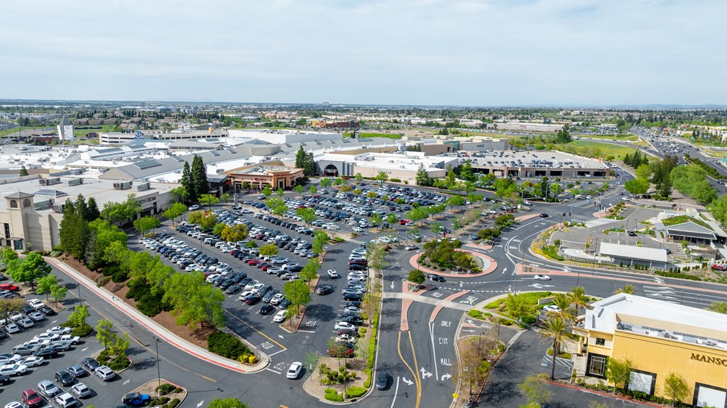 Roseville Galleria Mall