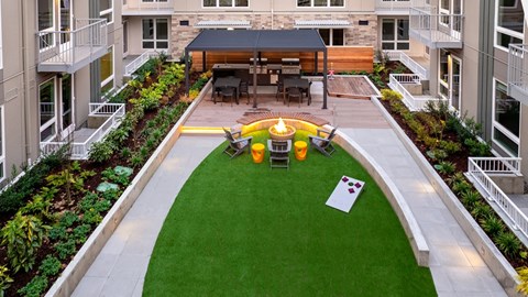 Courtyard with lounge seating