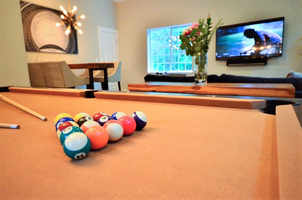 Pool table