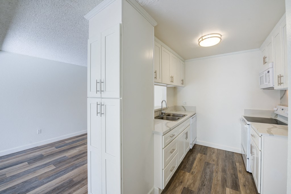 Pico Rivera - Kitchen