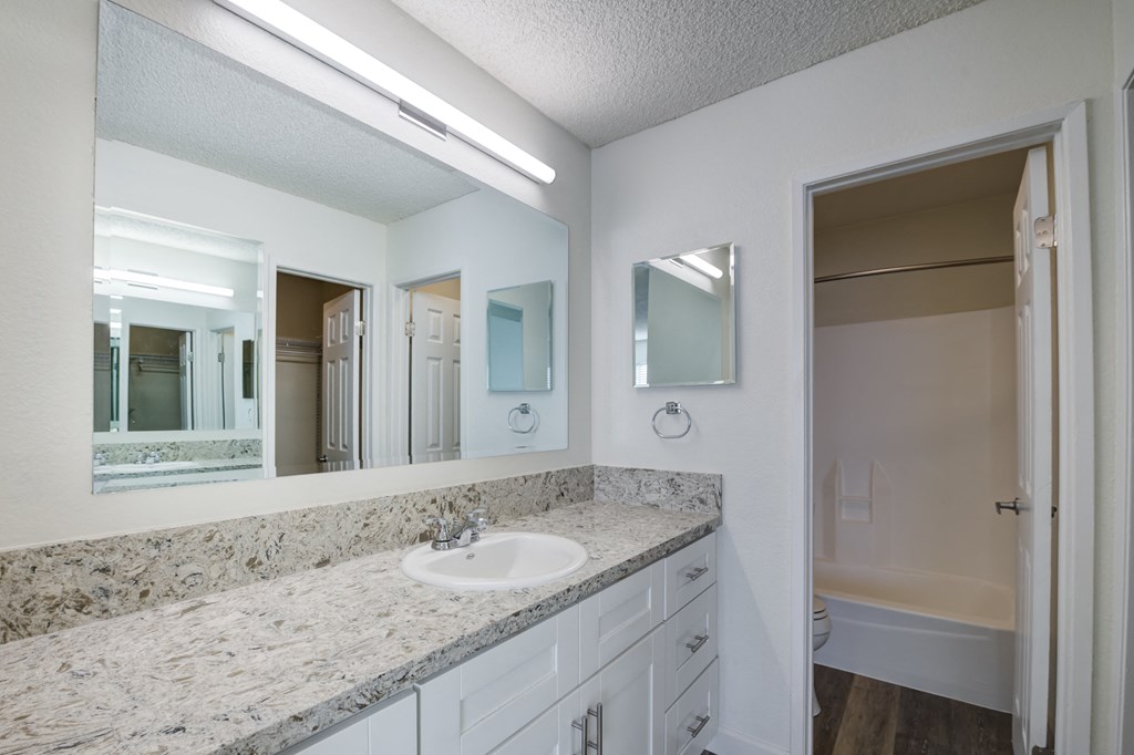 Pico Rivera - Bathroom