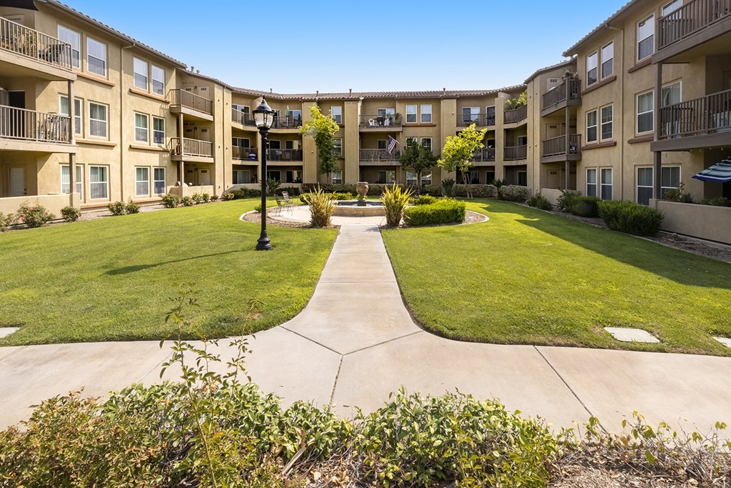 Courtyard and fountain at 55+ FountainGlen Stevenson Ranch, California, 91381