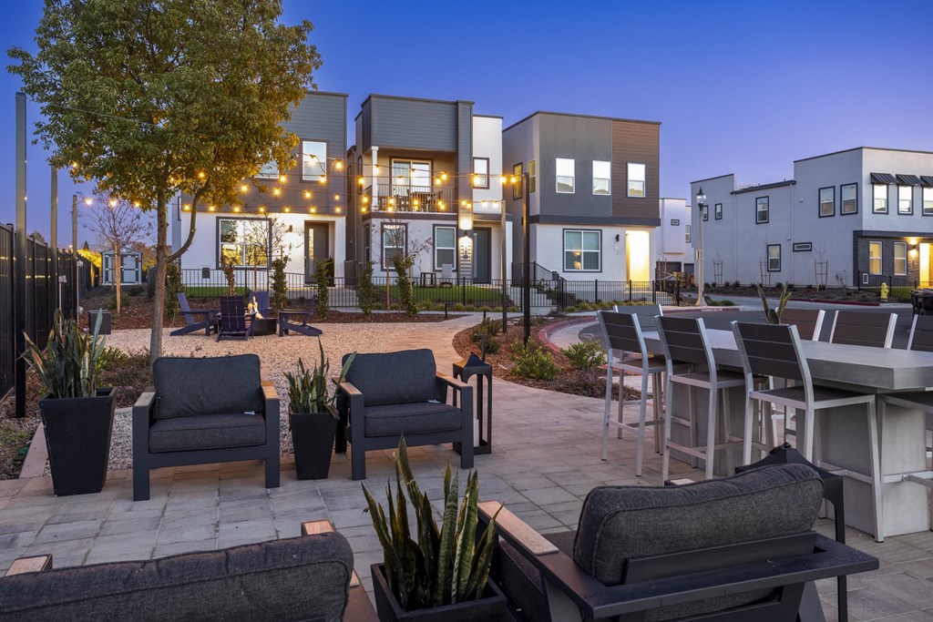 exterior of Cyrne at Meadowlands courtyard