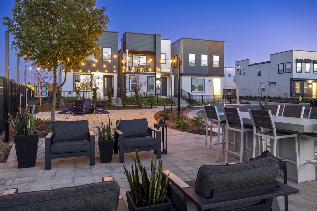 exterior of Cyrne at Meadowlands courtyard