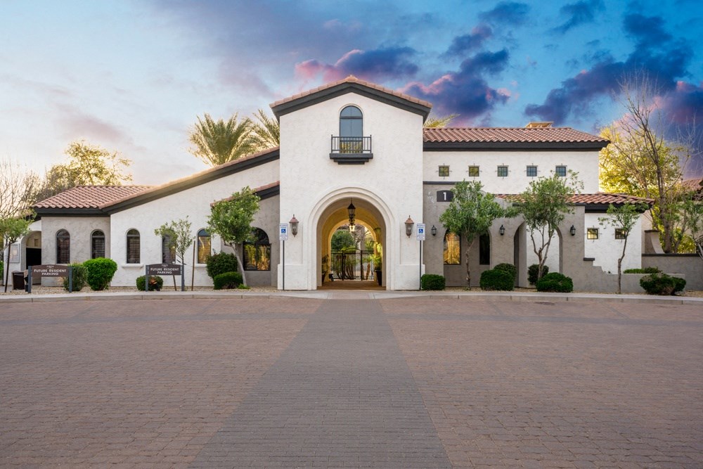 the building in which the hotel is located