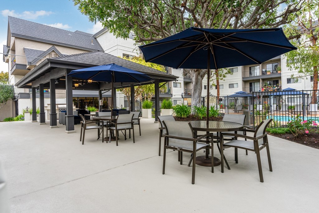 Cabana courtyard seating at 55+ FountainGlen Goldenwest, Westminster, CA