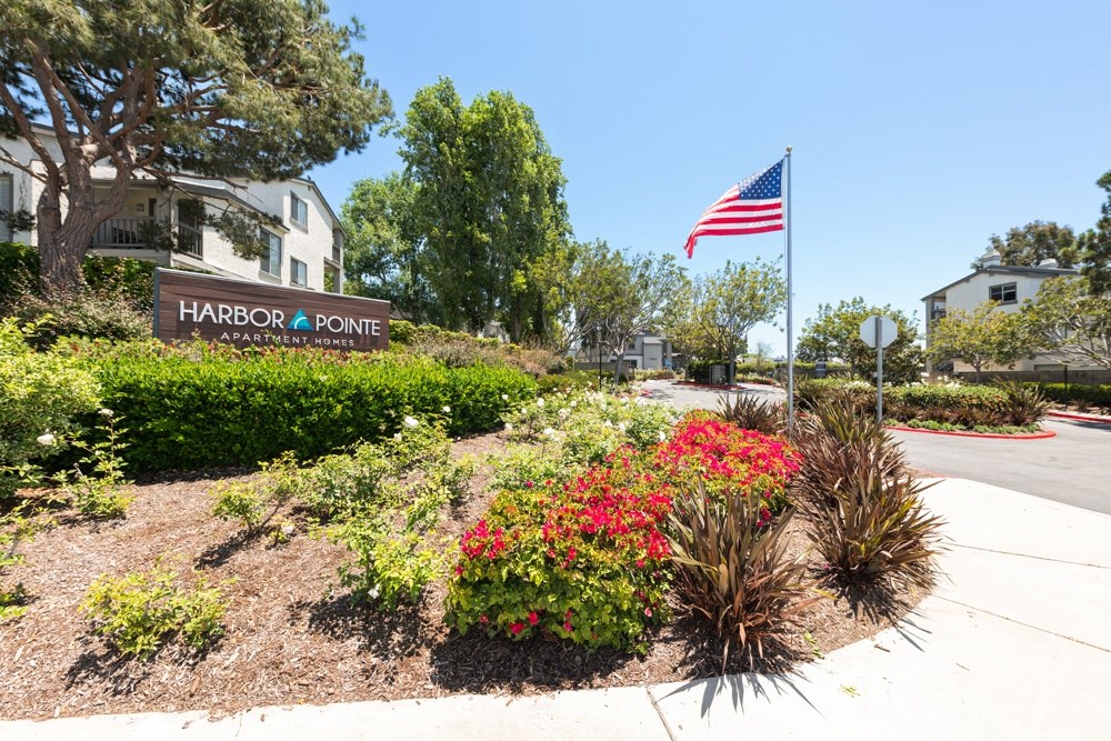an flag is flyin at Harbor Pointe, California, 92629