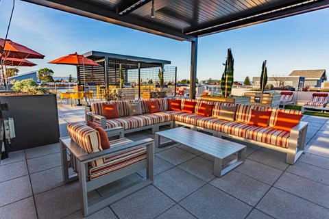 Rooftop lounge seating at Bayswater Apartments, Burlingame