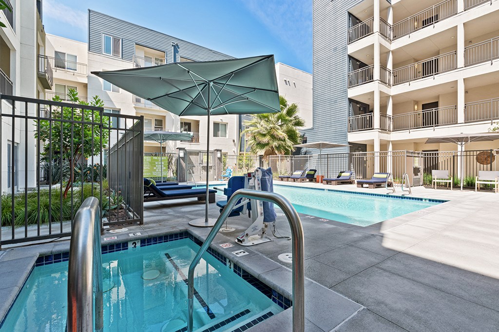 Outdoor pool and jacuzzi
