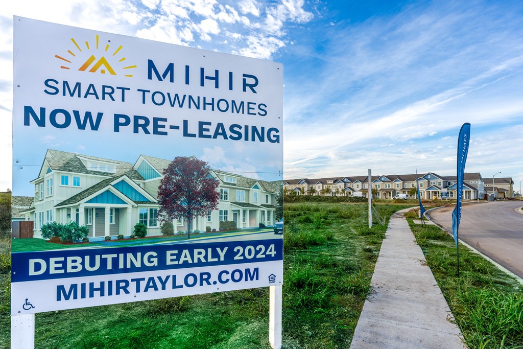 Leasing Sign at Mihir Taylor, Texas