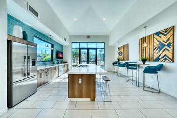 Resident Lounge with Community Kitchen - Photo Gallery 3