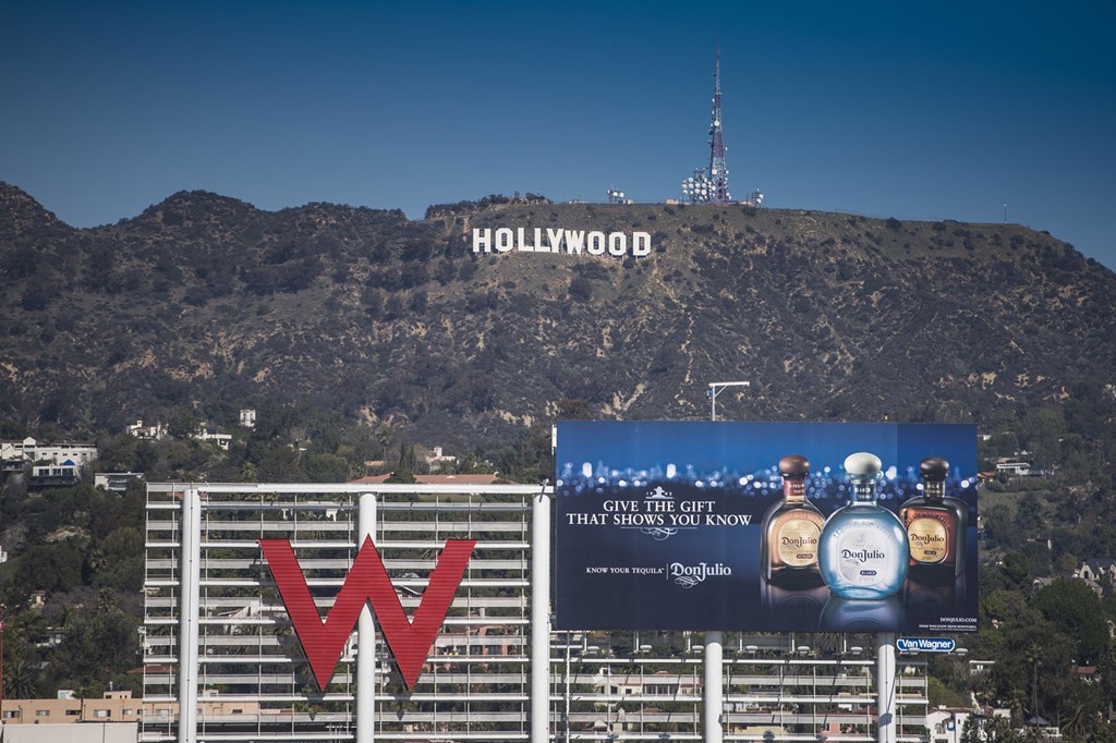 a sign for the hollywood sign is seen in los angeles