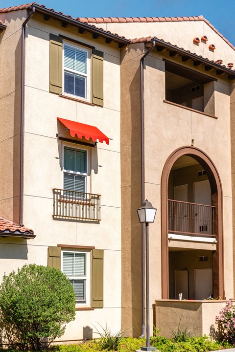 Exterior of Paseos at Magnolia Luxury Apartments