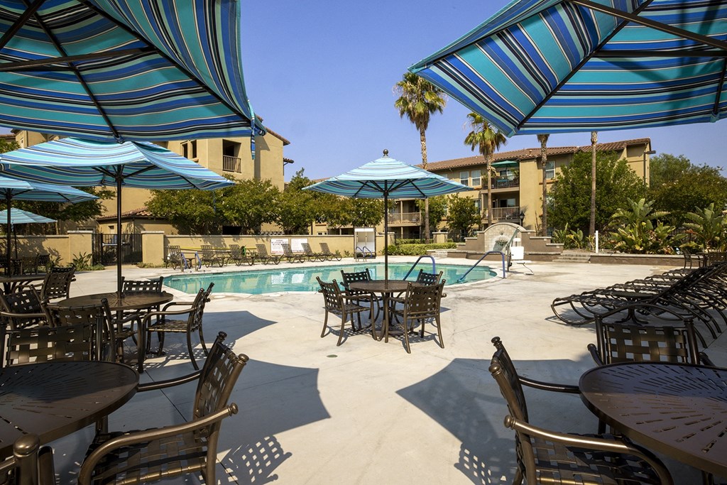 Poolside Dining Tables at 55+ FountainGlen Stevenson Ranch, Stevenson Ranch