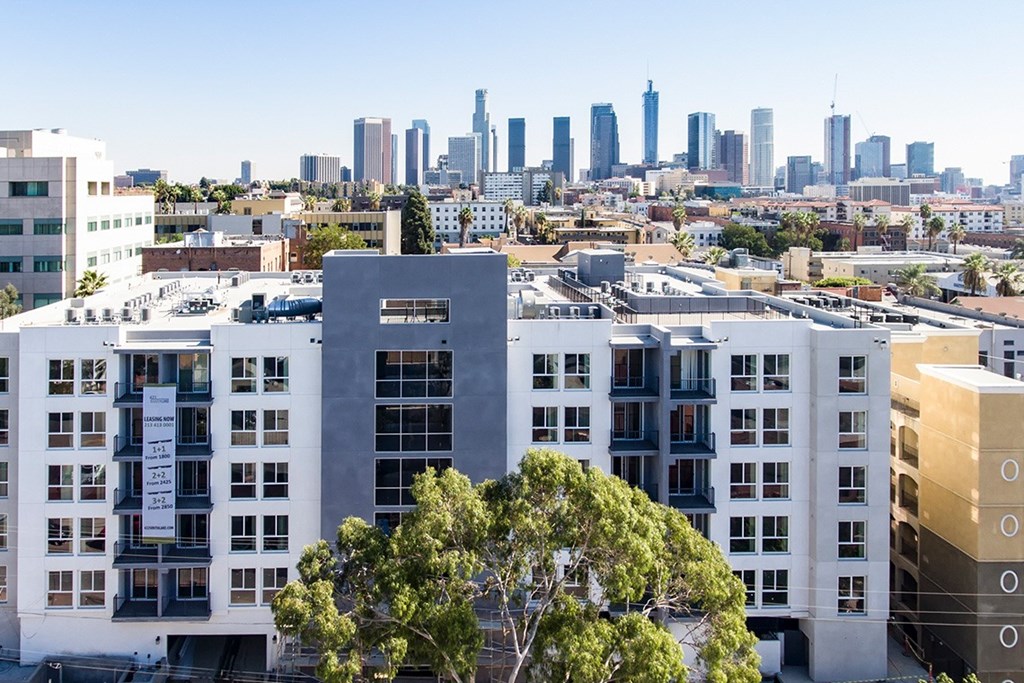 Building Exterior View at 422 South Lake, California, 90057