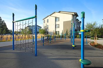 Outdoor youth fitness course
