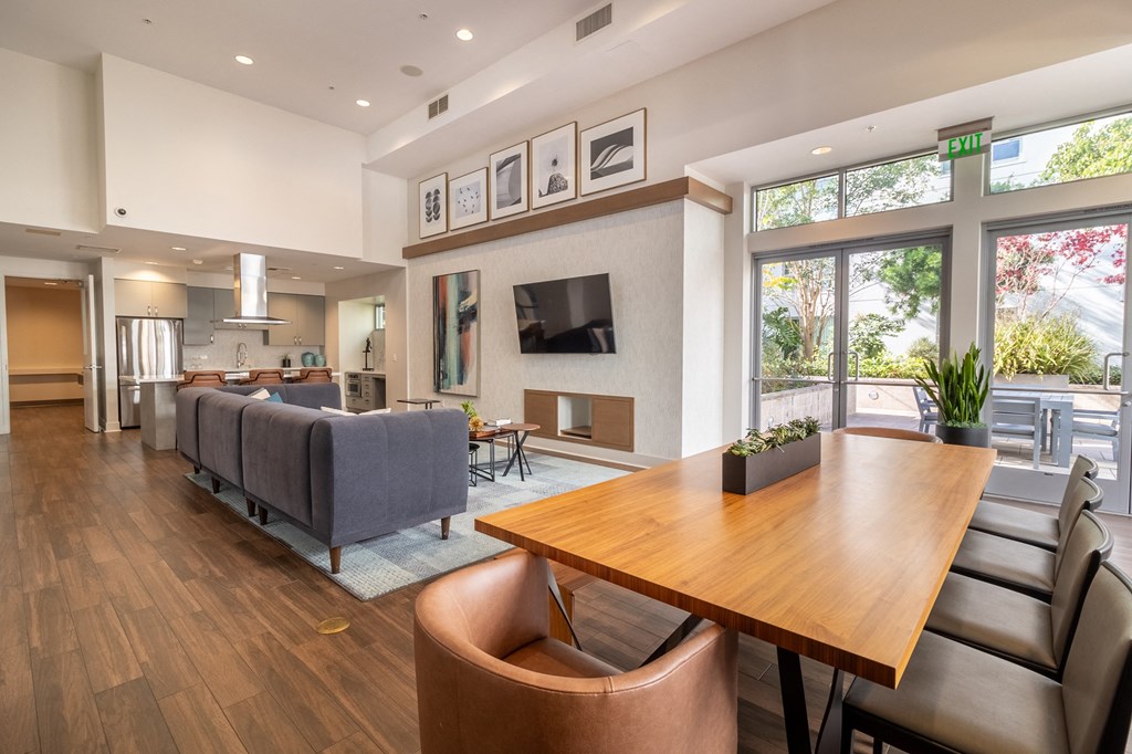 the preserve at ballantyne commons commons living room and dining area