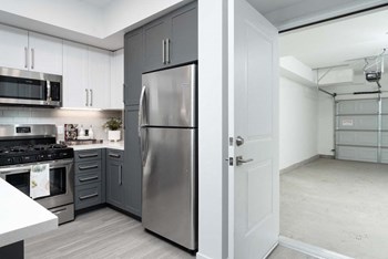 2225 Collett Avenue 1-3 Beds Apartment for Rent - Photo Gallery 5