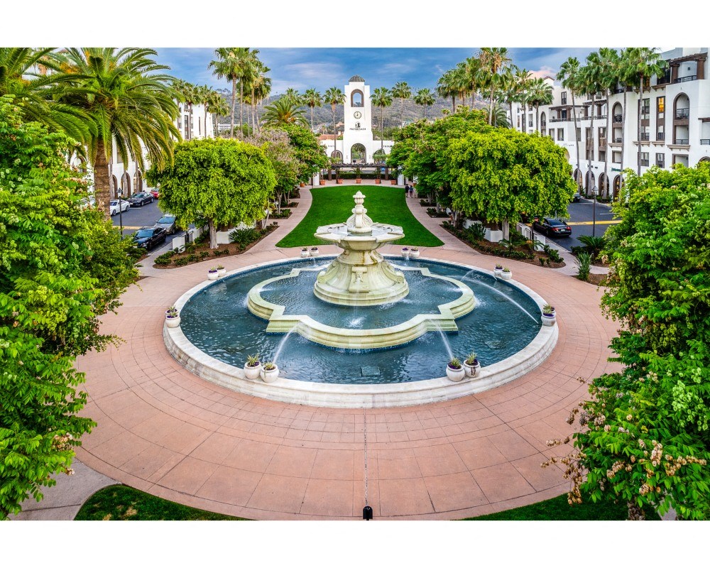 water fountain and lush  at The Promenade Rio Vista, California
