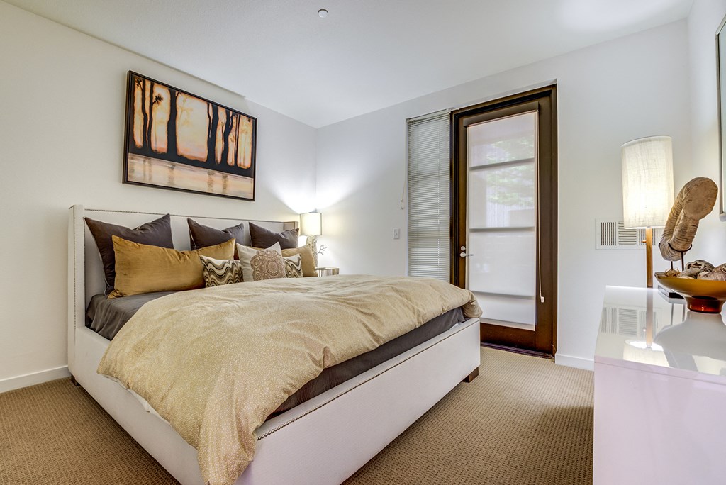 Apartments - Bedroom With Plush Carpeting and Modern Decor at Venue, San Francisco, CA