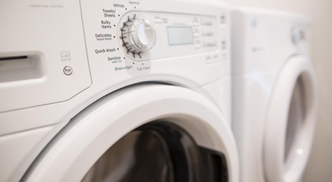 A white washing machine