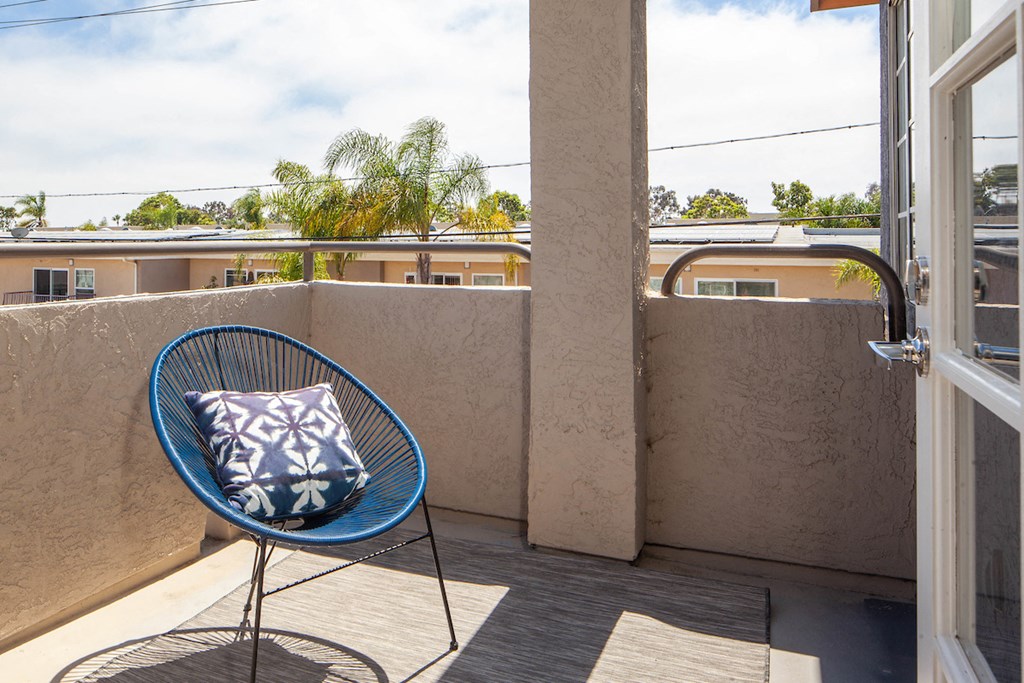Balcony with seating