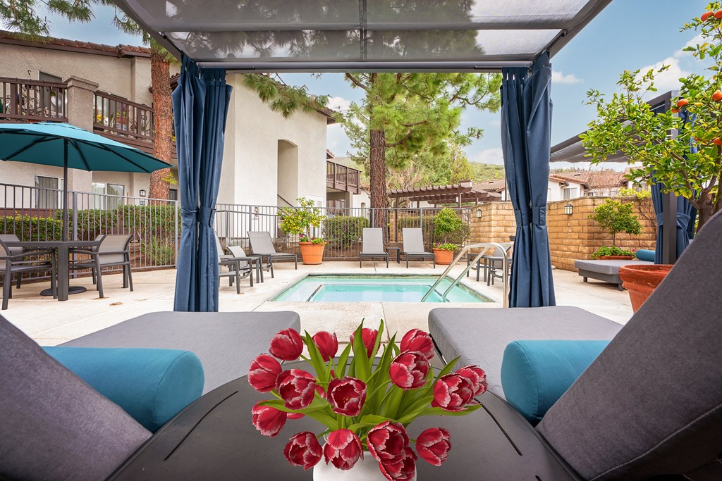 Lounge seating with jacuzzi