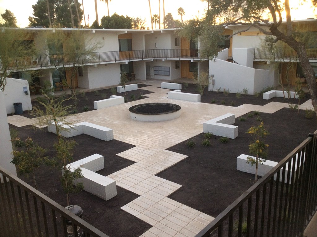 Courtyard with seating at Winfield of Scottsdale, Scottsdale, AZ 85251  