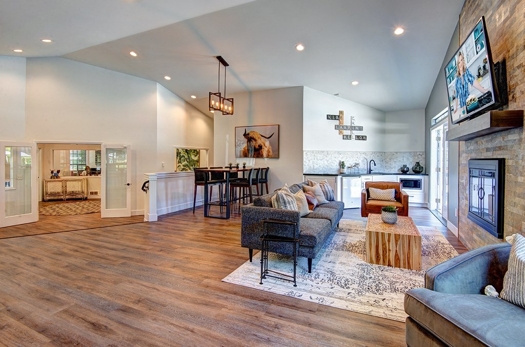 Clubhouse at Woodlake Apartments, Washington