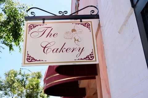 the cakery bakery  at Bayswater Apartments, California