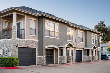 silverado residences with garages