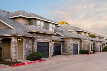 residences with parking garage - Photo Gallery 4