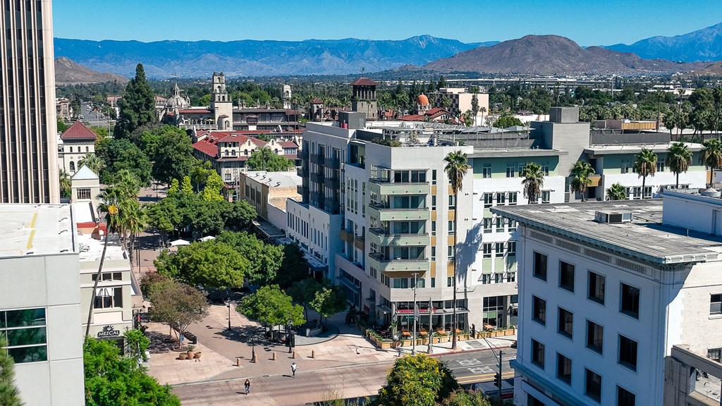 city view of apartment buildings