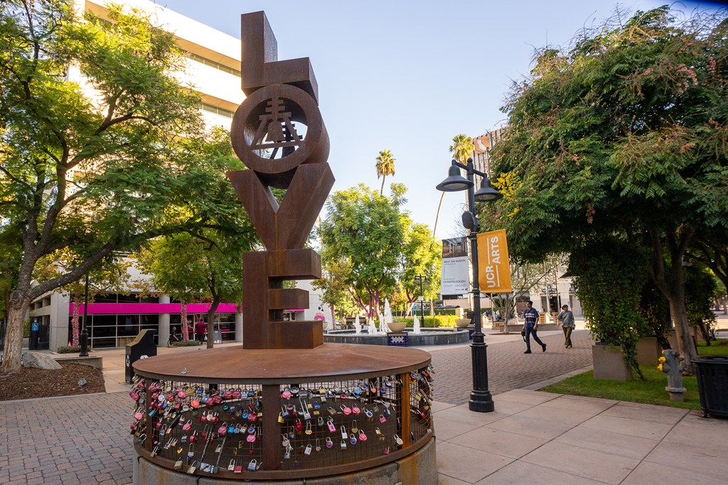Sculpture that says LOVE in city at Main+Nine, Riverside, CA