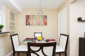 Four-Winds-Apartments-Anderson-Indiana - Photo Gallery 2