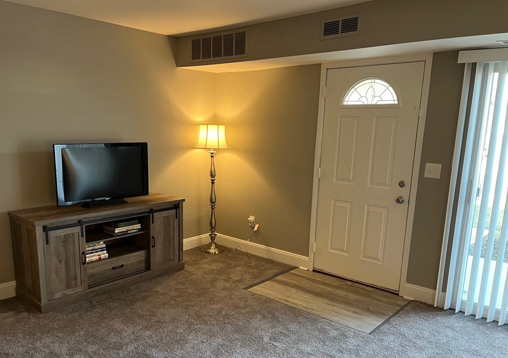 Auburn-Heights-Apartments-Pontiac-MI