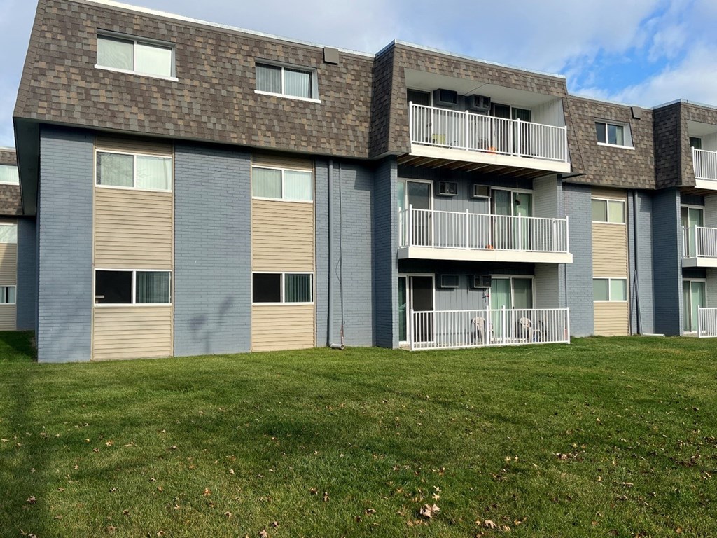 The-Wind-Song-Apartments-Pontiac-MI