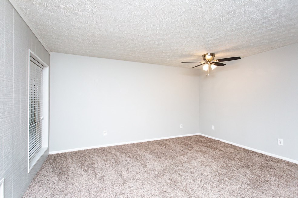 Racccon Creek Apartments Columbus Ohio  Living Space