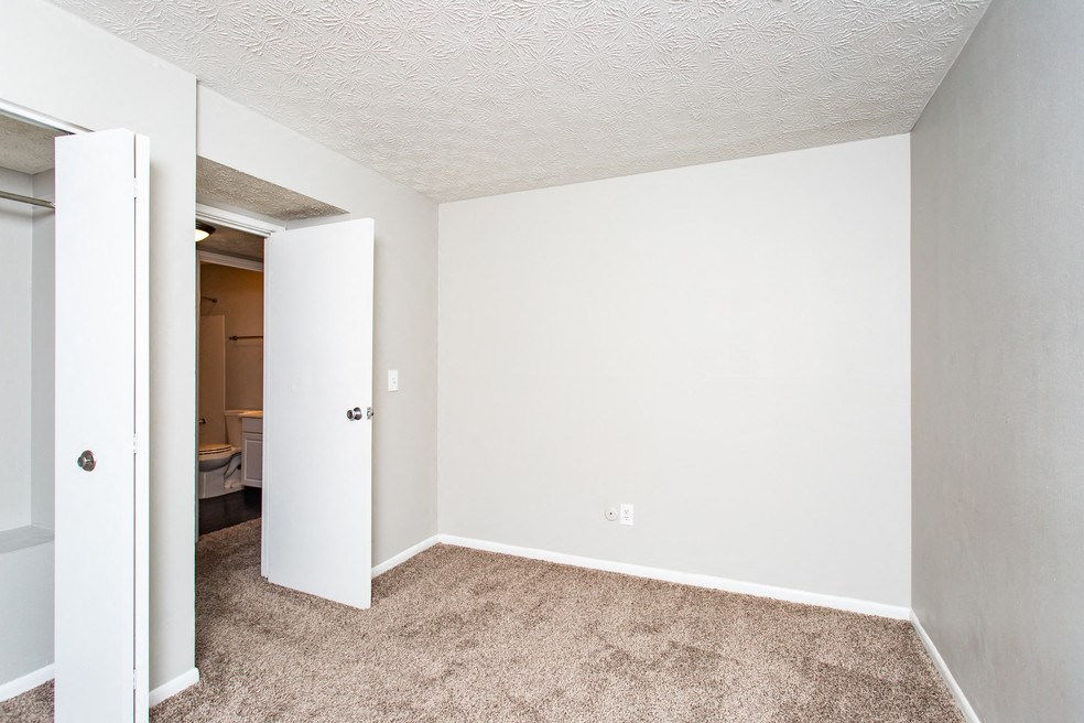 Racccon Creek Apartments Columbus Ohio  Living Space