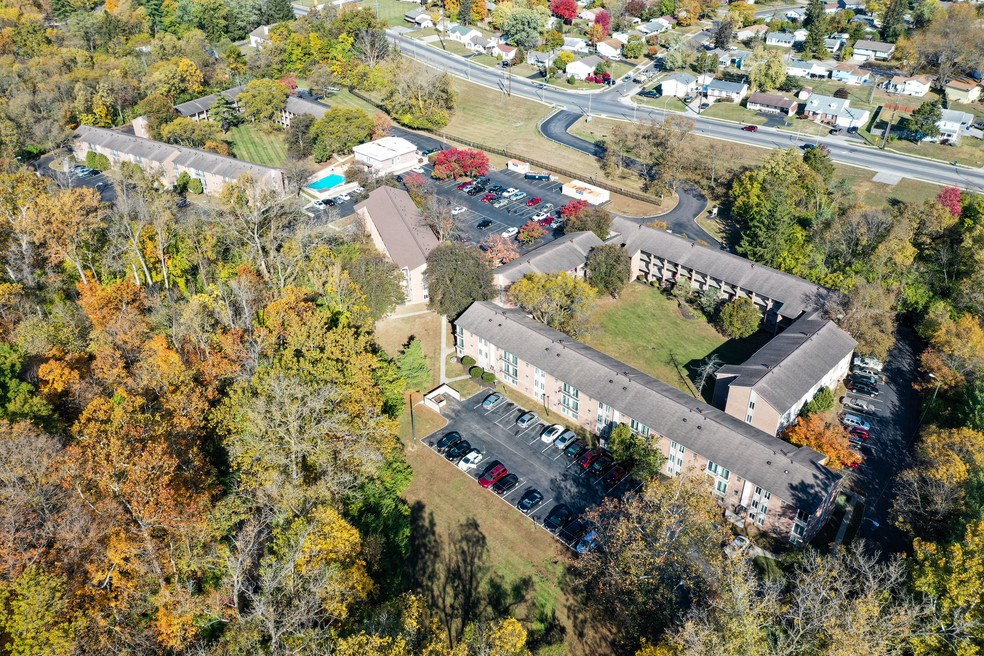 Racccon Creek Apartments Columbus Ohio Exterior Grounds