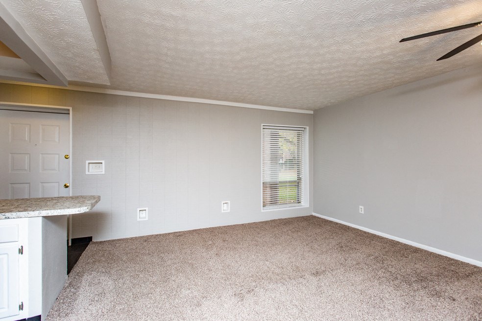 Racccon Creek Apartments Columbus Ohio  Living Space