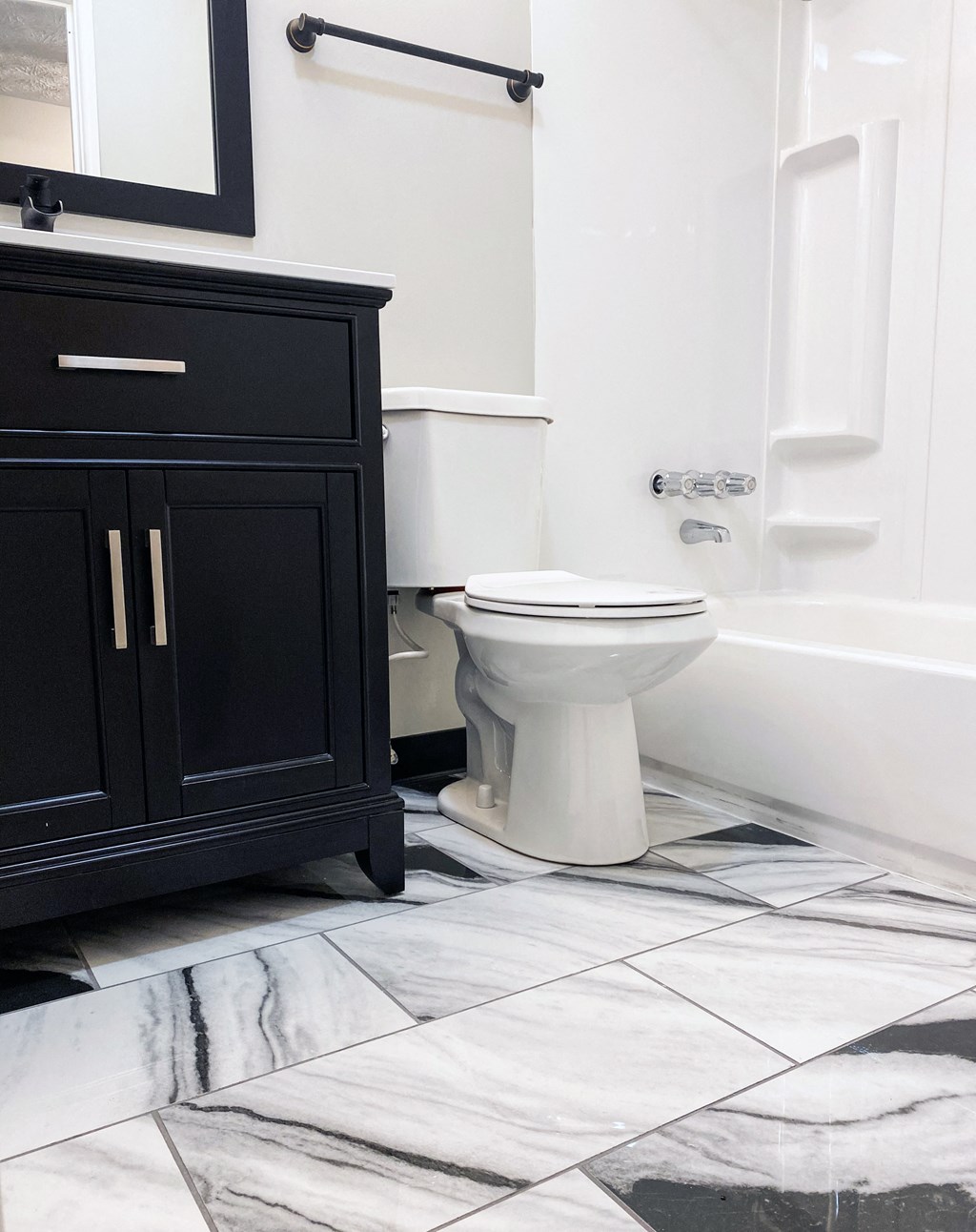 Racccon Creek Apartments Columbus Ohio Bathroom