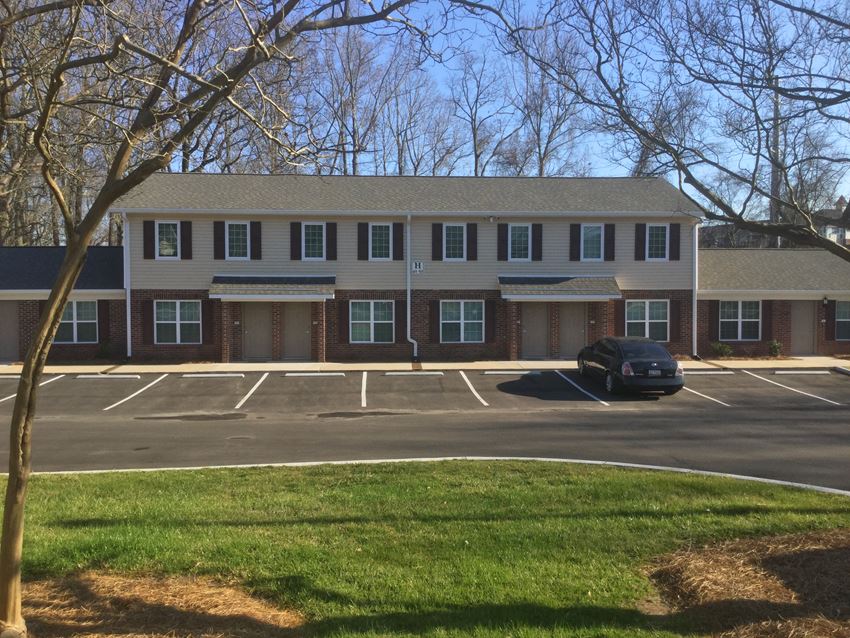 Fountain Arms Apartments, 111 Old Fairview Road, Fountain Inn, SC