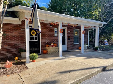 Woodruff Arms Leasing Office