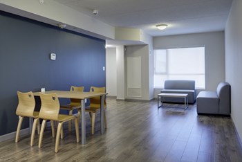 living area - Photo Gallery 3