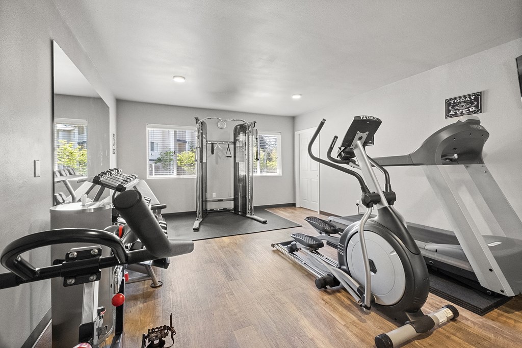the gym at the callaway house austin at Mill Pond Apartments, Auburn, 98092