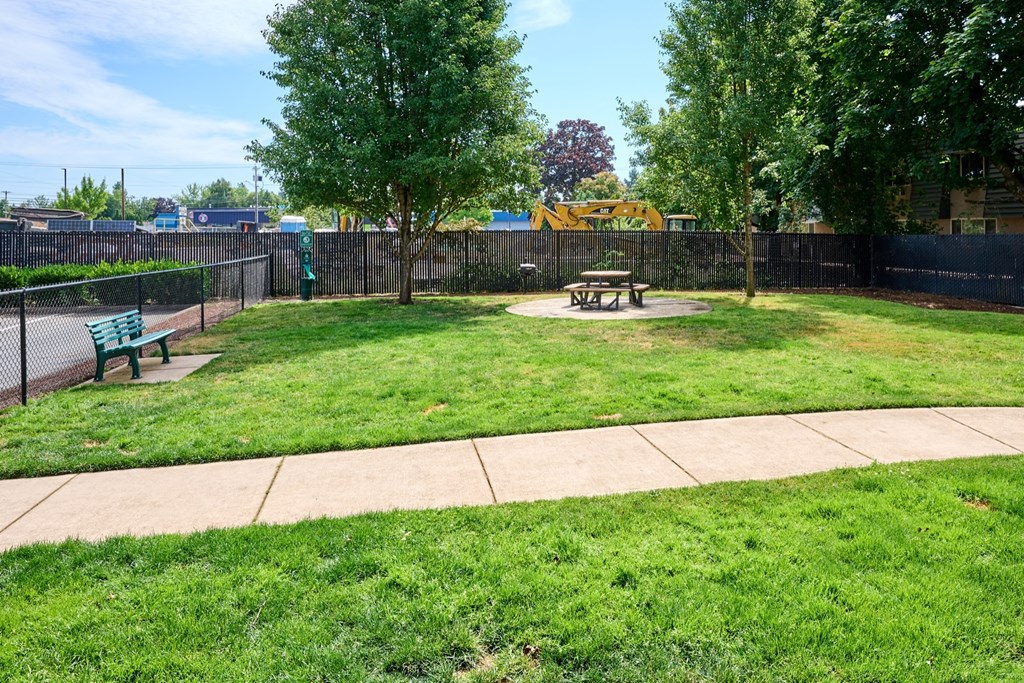 Walk trail at Monroe Avenue Apartments, Oregon